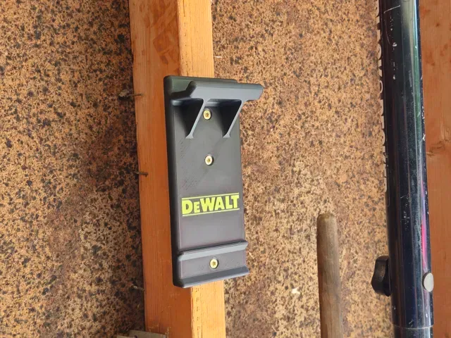 Dewalt Leaf Blower Wall Mount - DCBL722 — Фото 2 из 6