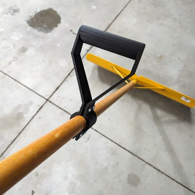 Ergonomic shovel and tool handle - 30mm — Image 2 of 7