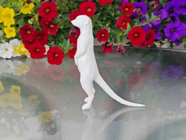 Geometric Low Poly Meerkat Figurine — Фото 10 из 10