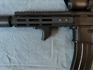 AR15 foregrip 7 - M-LOK