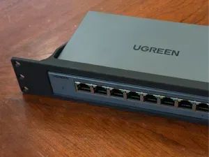 UGREEN 2.5Gb 8-Port Hub | 1U Mini Rack Mount | 10"