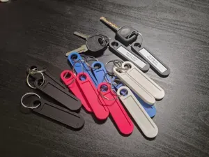 Compact lightweight key tag for 9mm label printers