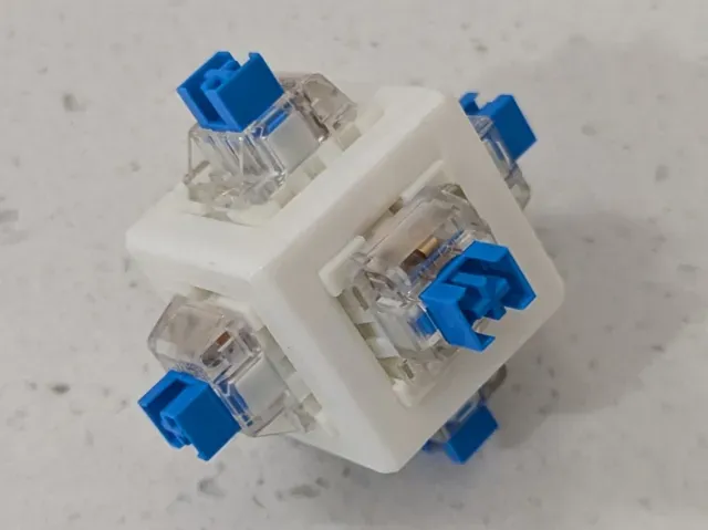 Exposed 6-Way Fidget Clicker — Фото 9 из 13