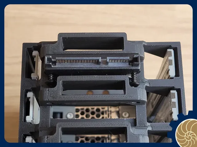 10 inch Rack 2U: 10x 2.5 inch HDD/SSD - HOT SWAP ! — Image 10 of 17