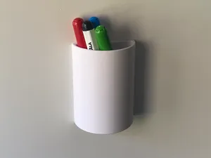 Simple magnetic pen cup