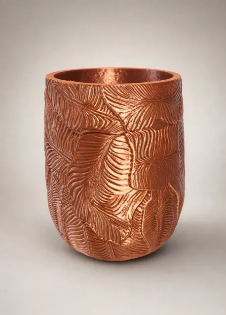 Leaf-shaped planter — Image 4 of 5