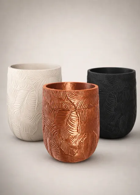 Leaf-shaped planter — Image 2 of 5