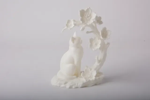 Cherry Blossom Cat Sculpture with Floral Decor — Фото 2 из 2