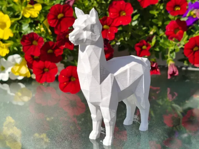 Geometric Low Poly Alpaca Figurine