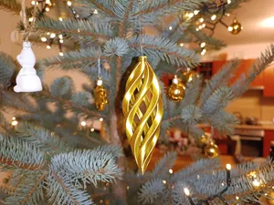 Christmas tree balls