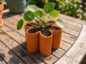 Flower shaped Pot