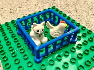 fully Duplo brick compatible animal pen (2 sizes)