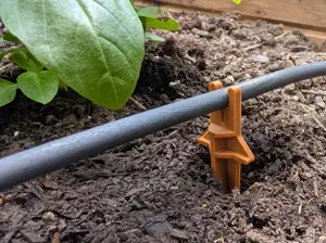 Drip Irrigation Stake for 1/4" (6mm) Tubing Single