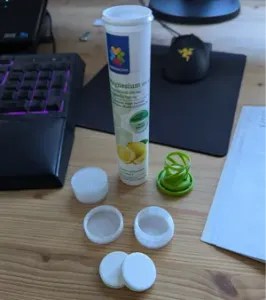 FizzVault (Compact Effervescent Tablet Container)
