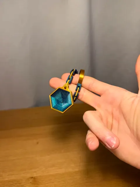Hexagon Fidget Chain Toy — Image 5 of 6