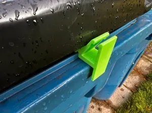 Garbage Can Lid Venter