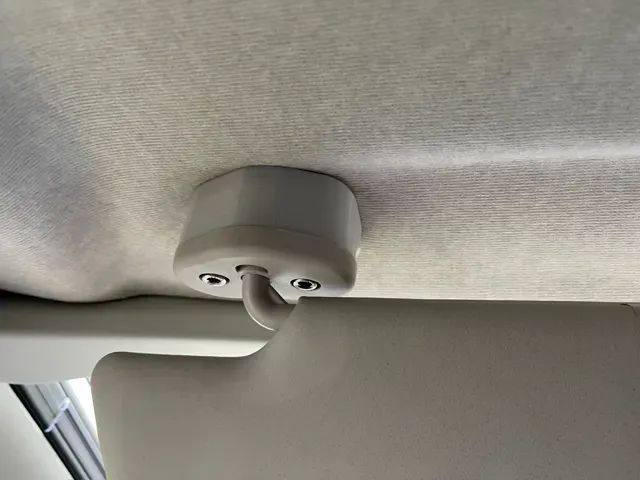 Ducato/Jumper/Boxer Sun Visor Adapter — Фото 3 из 7