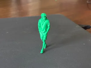 1/35 diorama miniature - walking backpack boy