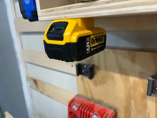 Dewalt 20v Tool and Battery holder — Фото 4 из 5