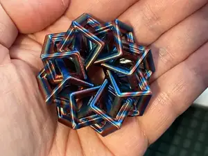 Thick cube loop fidget