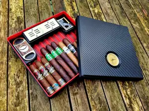 Carbon Humidor - Deluxe Cigar Case
