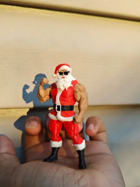 Muscular Santa Claus (Mrs. Claus Approved) — Фото 4 из 8