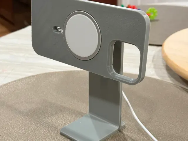 Mini Pro Display XDR iPhone Stand for MagSafe — Image 5 of 7