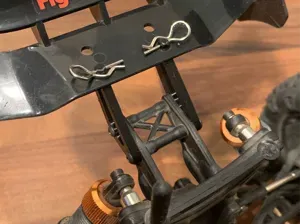 RC-Auto Spoiler Halterung DF-Models kompatibel