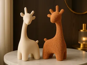 Minimalist Giraffe Figurine – Smooth & Knitted 