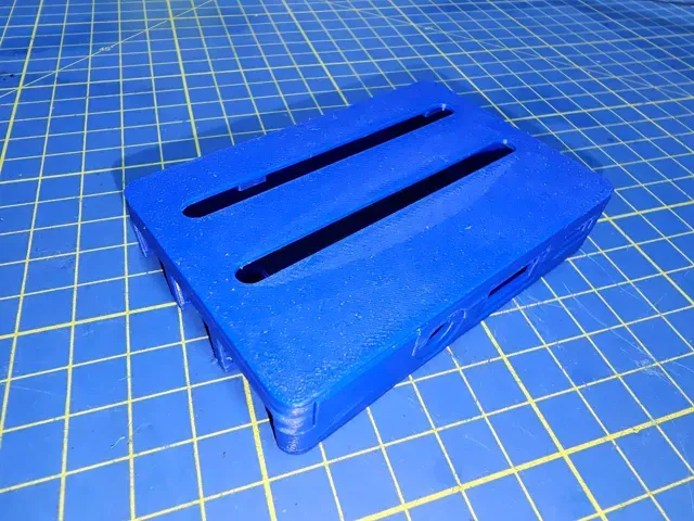 Rpi3 cover with support for dual GeekPi fan — Image 4 of 7