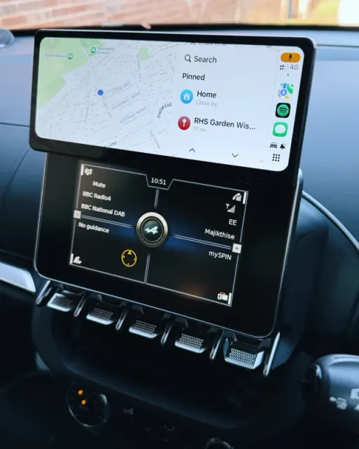 Alpine A110 mount for CarPlay/Android Auto device — Фото 10 из 11