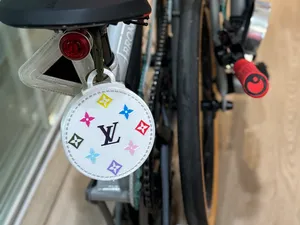 LV 圆饼盒