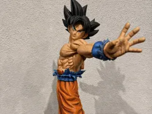 Son Goku Ultra Instinct * 25cm * sehr detailliert
