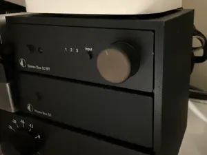 Pro-Ject Amp/Pre-Amp Stacking Box