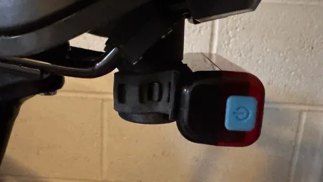 Bike saddle rear Light mount with Airtag holder — Фото 3 из 15