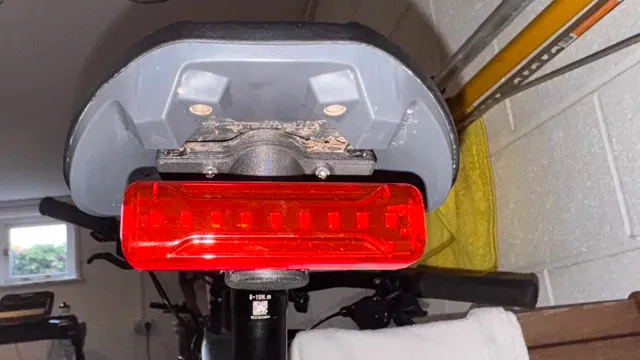 Bike saddle rear Light mount with Airtag holder — Фото 8 из 15