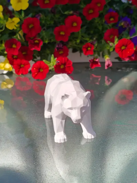 Geometric Low Poly Bear Figurine — Фото 6 из 10
