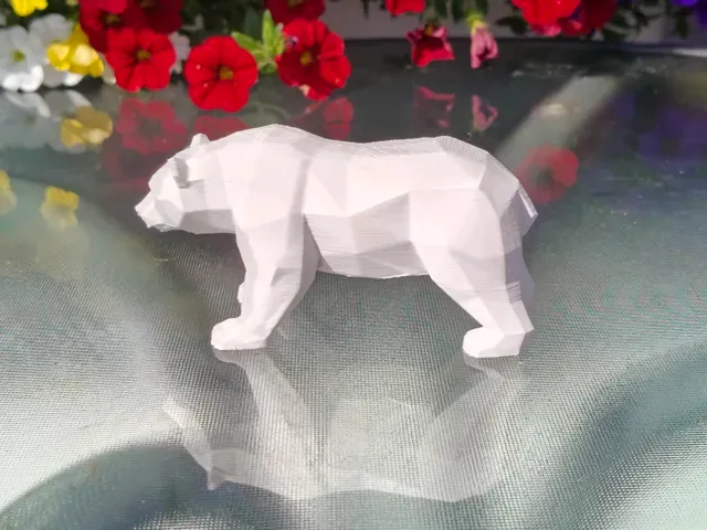 Geometric Low Poly Bear Figurine — Фото 9 из 10