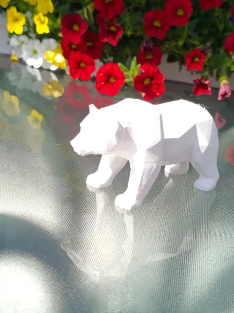 Geometric Low Poly Bear Figurine — Фото 7 из 10