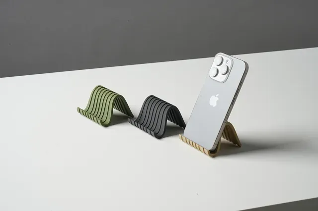 Minimalist Phone Stand — Фото 5 из 6