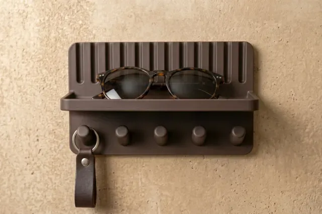Modern Key and Accessoires Wall Holder — Image 3 of 4