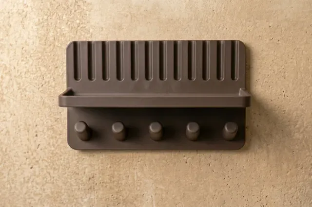 Modern Key and Accessoires Wall Holder — Image 4 of 4