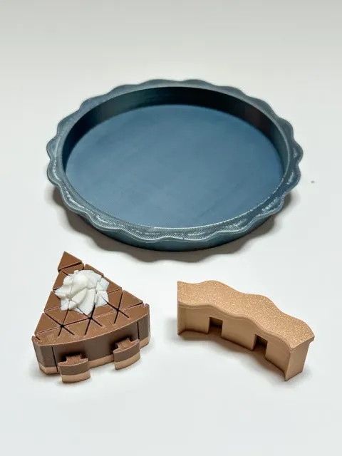Mini Pixel Pumpkin Pie Slice & Pie Pan — Image 4 of 6