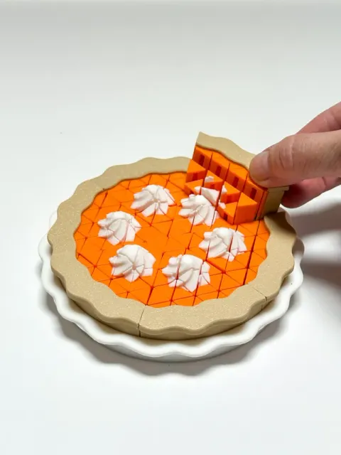 Mini Pixel Pumpkin Pie Slice & Pie Pan — Image 2 of 6