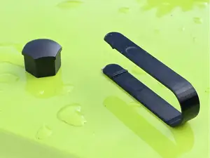 Cap remover for wheel bolt / lug nut