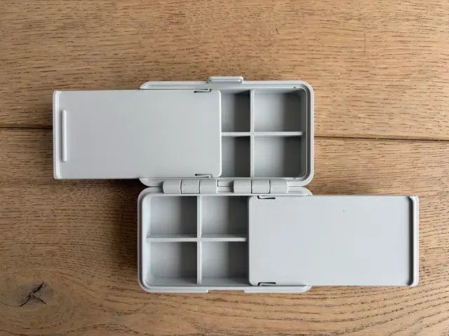 Parametric storage box with customizable dividers — Фото 3 из 11