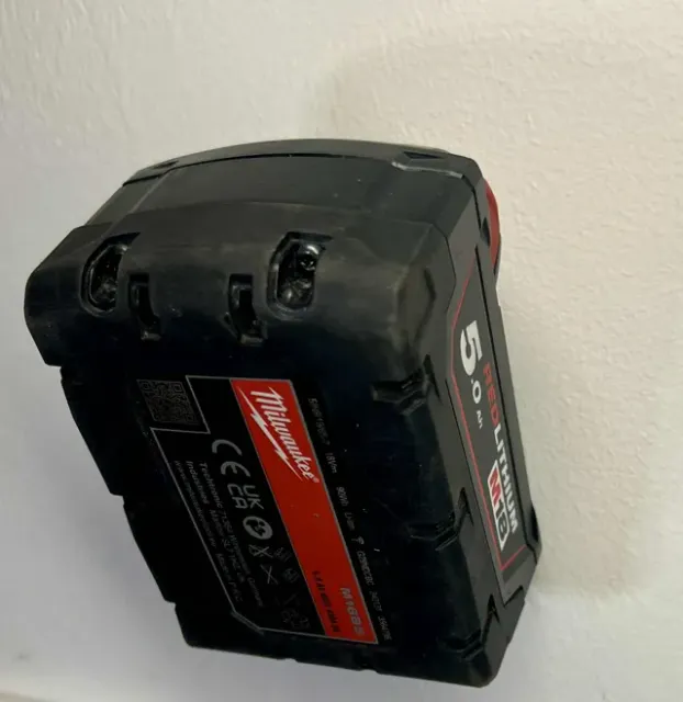Milwaukee M18 Battery holder flat/tilted — Фото 4 из 9