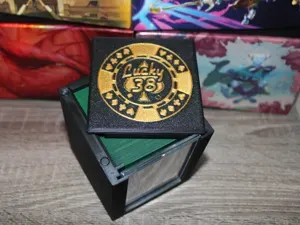 MTG EDH Commander Showcase Deck Box - Lucky 38