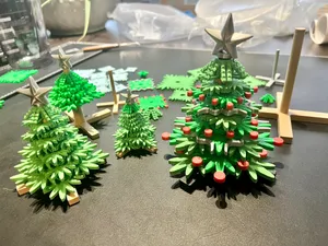 Build your own Christmas Tree  (no support needed)