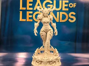 Shyvana ( League of Legends ) LoL
